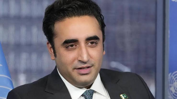 Bilawal pushes for providing high-speed internet to youngsters. | Sukkur - Bilawal Bhutto Zardari, chairman of the Pakistan Peoples Party (PPP), has asked for high-speed internet access for the country's young. Channel News Pakistan Bilawal pushes for providing high-speed internet to youngsters. Channel News Pakistan