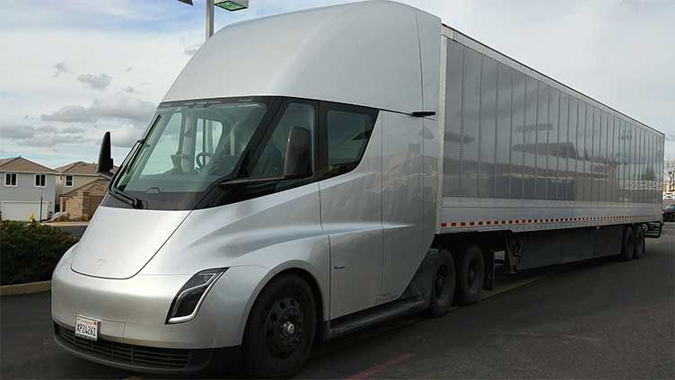 A Pakistani company will domestically construct Chinese electric vehicles. | Karachi : (Web Desk )According to a project director at the firm, Karachi-based Dewan Farooque Motors Limited, a Pakistani car importer and manufacturer, would build Chinese electric trucks domestically. The vehicle's introduction is planned for the first quarter of next year. Channel News Pakistan A Pakistani company will domestically construct Chinese electric vehicles. Channel News Pakistan