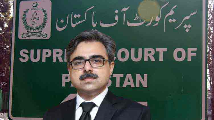 Salman Mansoor, SCBA Secretary, was suspended | ISLAMABAD ( Channel News) : Salman Mansoor, the secretary of the Supreme Court Bar Association (SCBA), was suspended by the organization's executive committee on Friday. Channel News Pakistan Salman Mansoor, SCBA Secretary, was suspended Channel News Pakistan