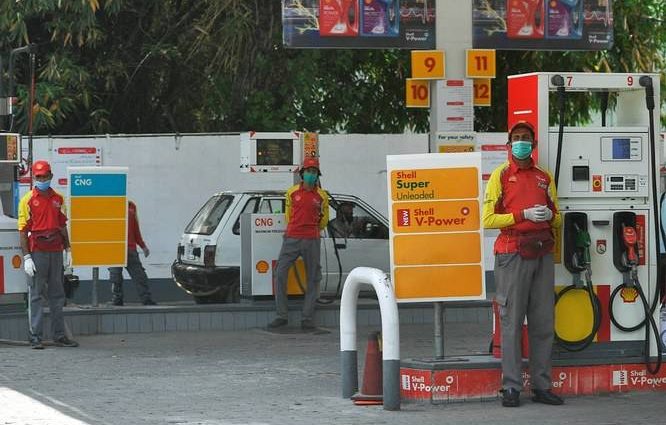 The government increases petroleum levy by Rs10 per liter. | The government increased the price of fuel by Rs. 10 per liter on Saturday. Channel News Pakistan The government increases petroleum levy by Rs10 per liter. Channel News Pakistan