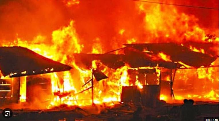 A fire in Nangarparkar has reduced 30 homes to ashes. Channel News Pakistan