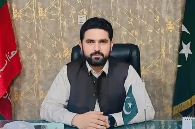 K-P CM orders crackdown on profiteering and stockpiling of key goods. Channel News Pakistan