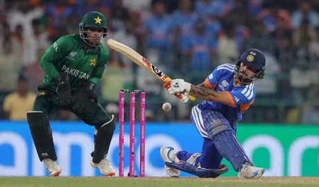 T20 World Cup: Pakistan slip early, four wickets down to India Channel News Pakistan