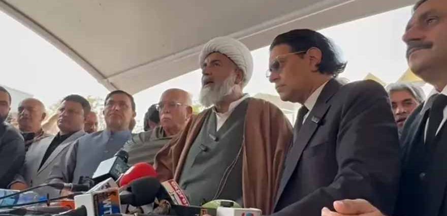 TTAP maintains its demand for Imran Kha's personal physicians and calls off the Parliament House sit-in. | ISLAMABAD (Web Desk): In response to former Prime Minister Imran Khan's health issues, the opposition coalition Tehreek-i-Tahafuz-i-Ayin-i-Pakistan (TTAP) declared on Wednesday that it will end its days-long sit-in at Parliament House. Channel News Pakistan TTAP maintains its demand for Imran Kha's personal physicians and calls off the Parliament House sit-in. Channel News Pakistan